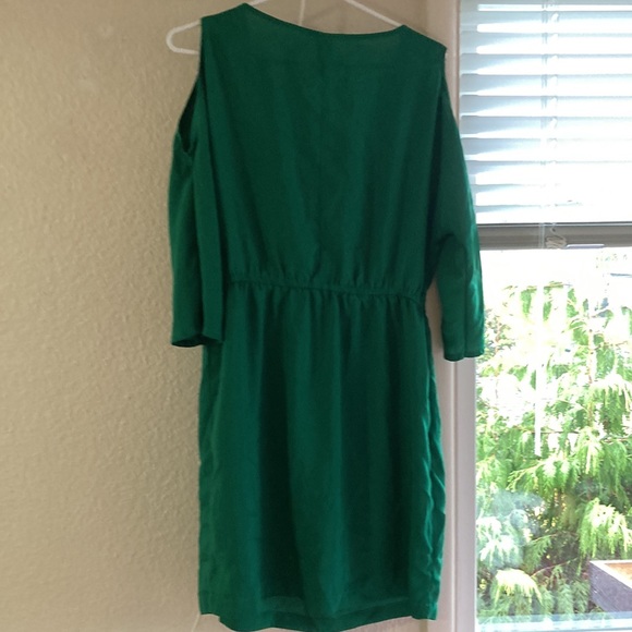 Green formal dress - Picture 2 of 4
